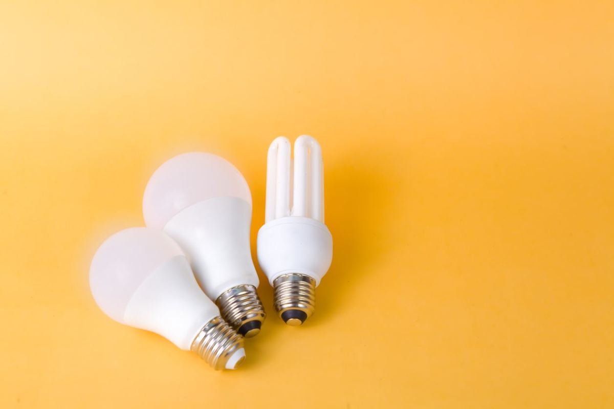 Comprendre l'IRC d'une ampoule : pourquoi deux LED de même puissance rendent des couleurs différentes